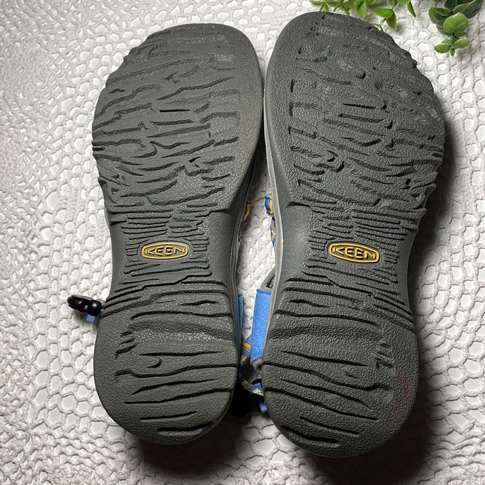 Brand new keen waterproof sandles BRAND NEW - Picture 2 of 9